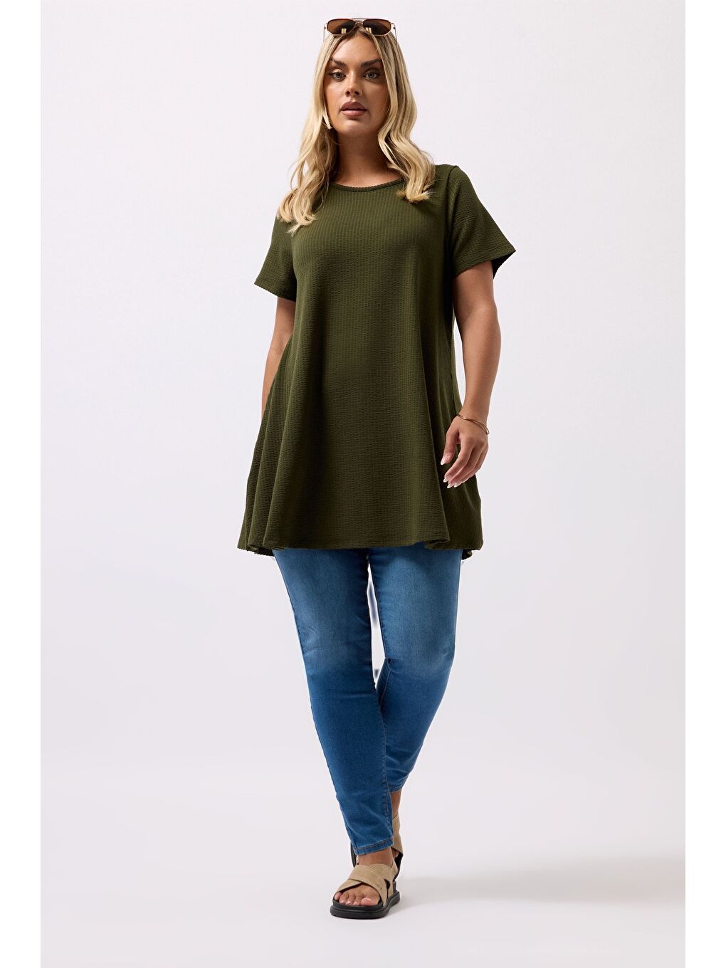 Yeşil Büyük Beden Bisiklet Yaka Kısa Kollu Dokulu Uzun T-shirt 304001-1