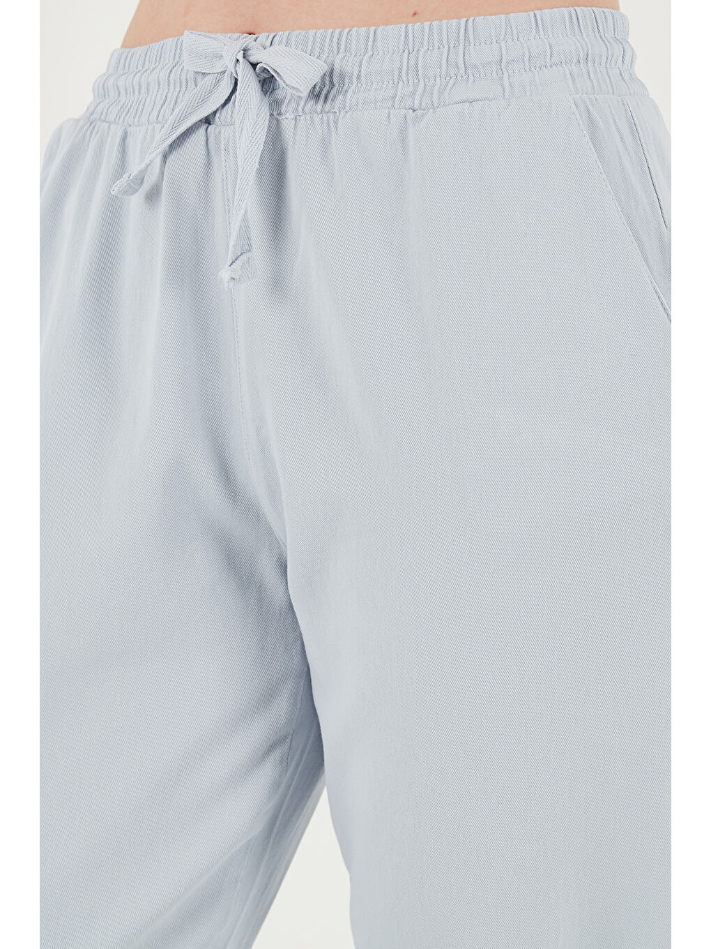 Mavi Pamuklu Normal Bel Regular Fit Düz Paça Kadın Pantolon 668YP42282S4-4