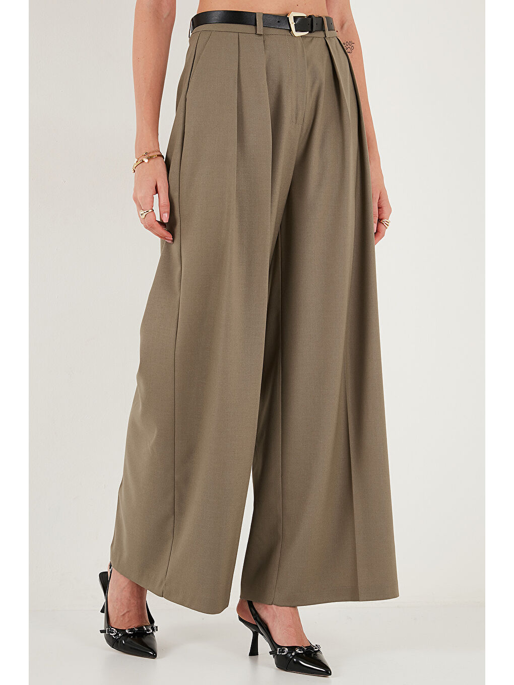 Bej Pileli Wide Leg Yüksek Bel Geniş Paça Kemerli Palazzo Pantolon 68351070-3