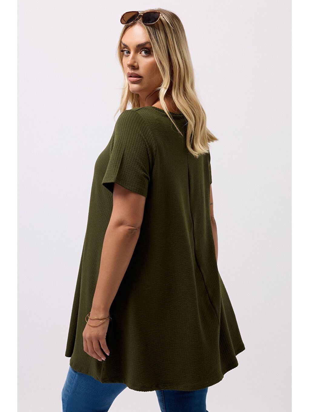 Yeşil Büyük Beden Bisiklet Yaka Kısa Kollu Dokulu Uzun T-shirt 304001-3