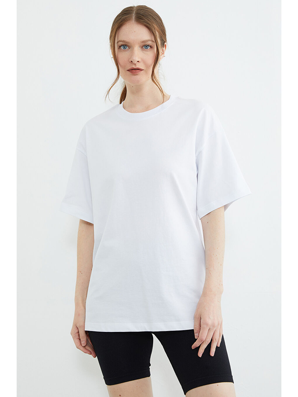 Beyaz Basic Bisiklet Yaka Oversize Tişört-4