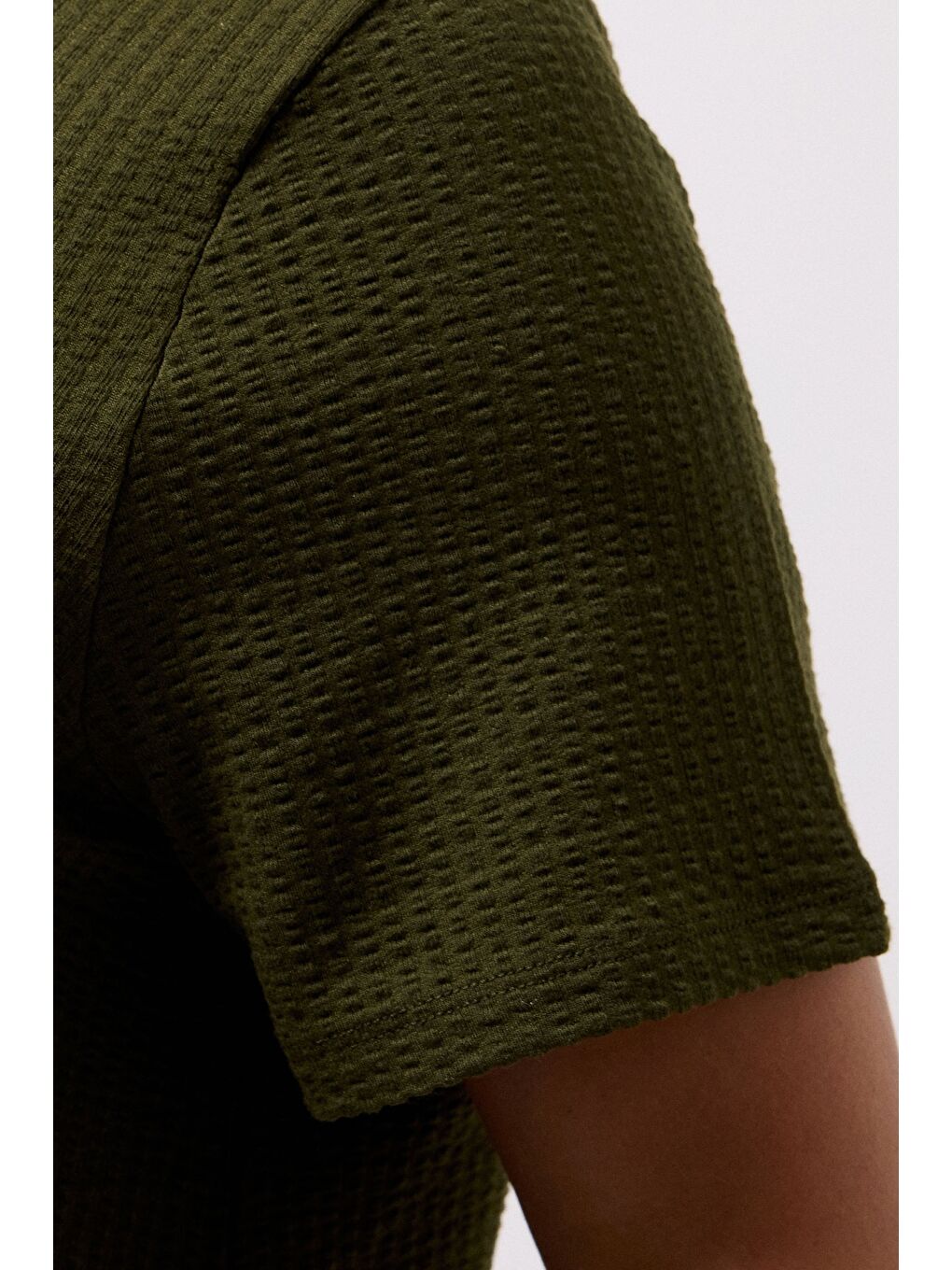 Yeşil Büyük Beden Bisiklet Yaka Kısa Kollu Dokulu Uzun T-shirt 304001-4