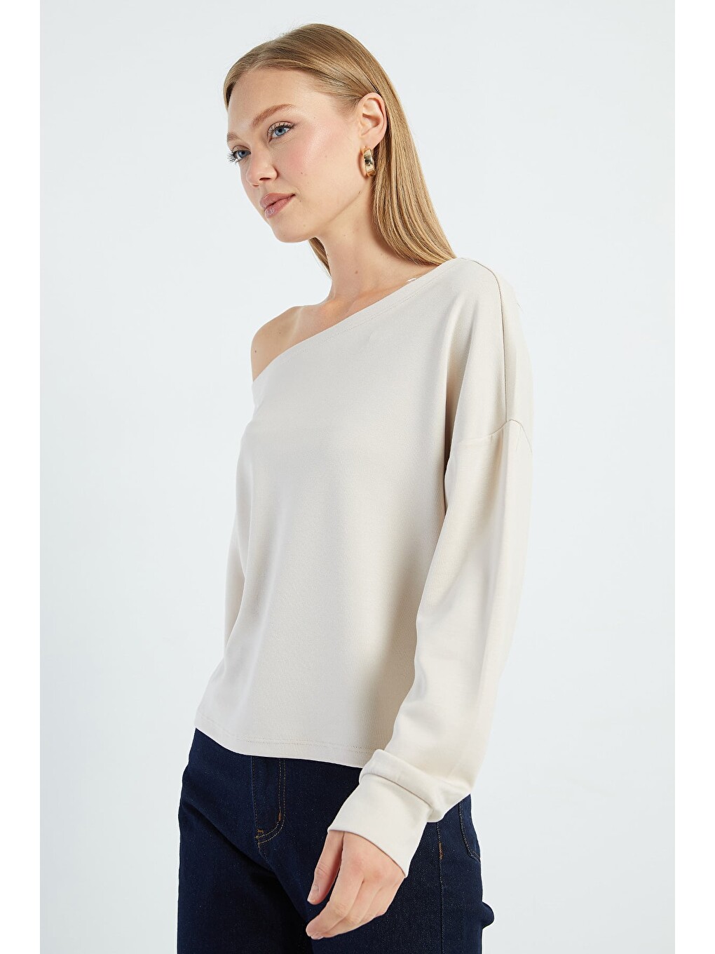 Bej Basic Kayık Yaka Modal Sweatshirt-3