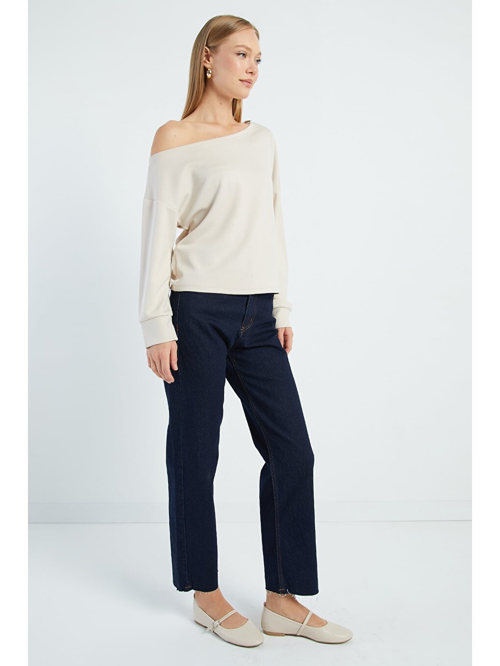 Bej Basic Kayık Yaka Modal Sweatshirt-4