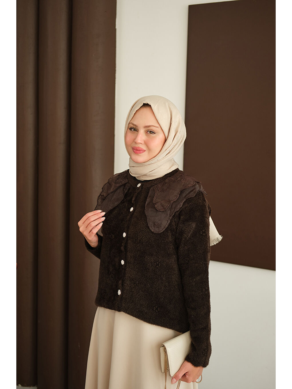 Kadın Dantel Yaka Püsküllü Hırka Kahverengi-4