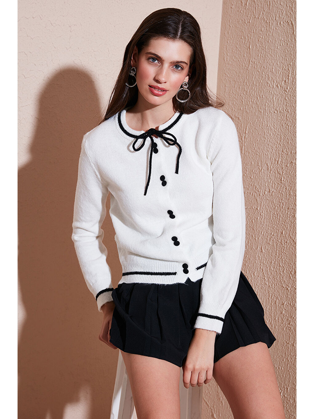 Ekru Premium Fitted Fit Bağlamalı Yaka Düğmeli Triko Hırka 680HI002408