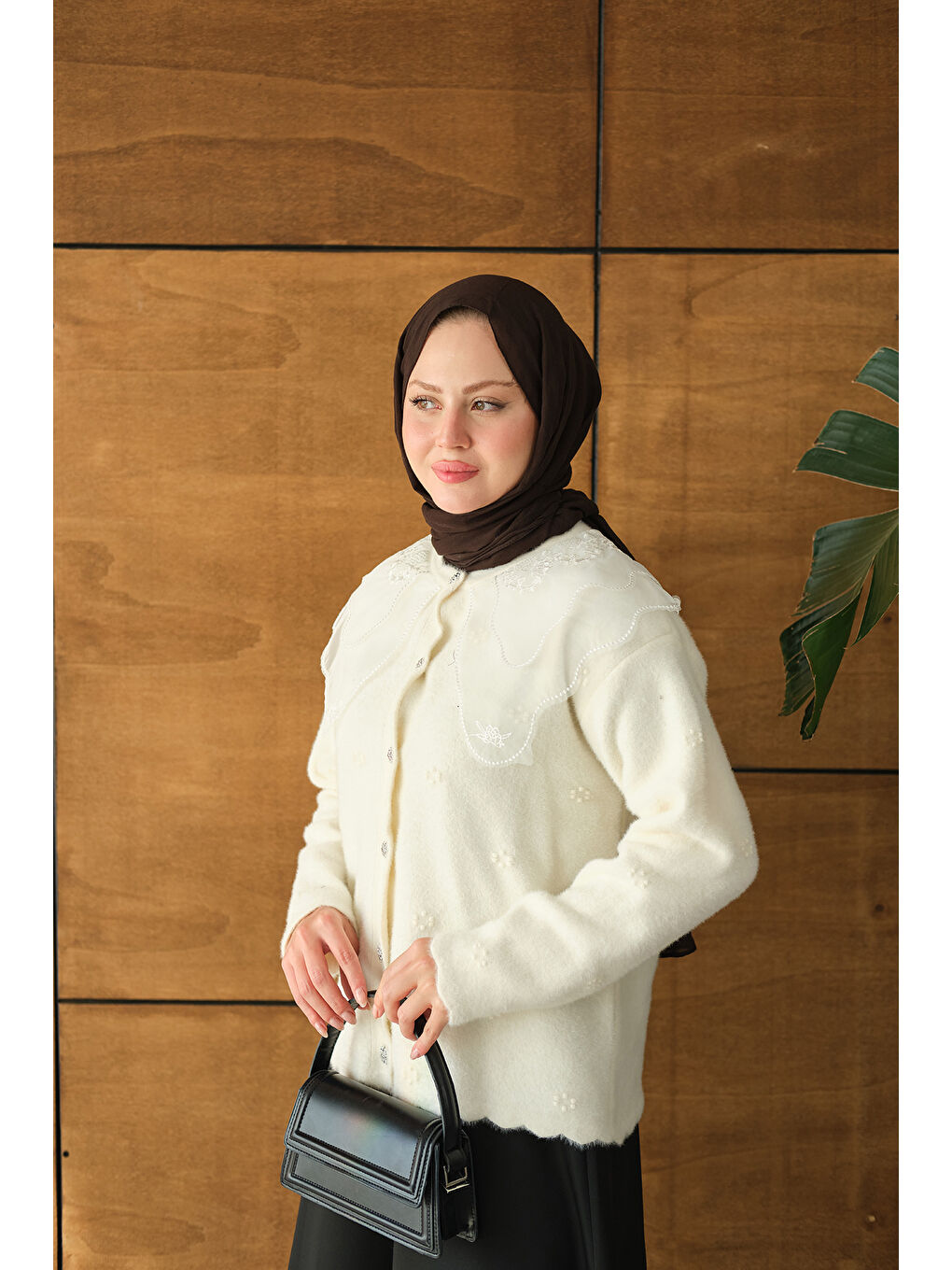 Kadın Dantel Yaka Püsküllü Hırka Ekru-4