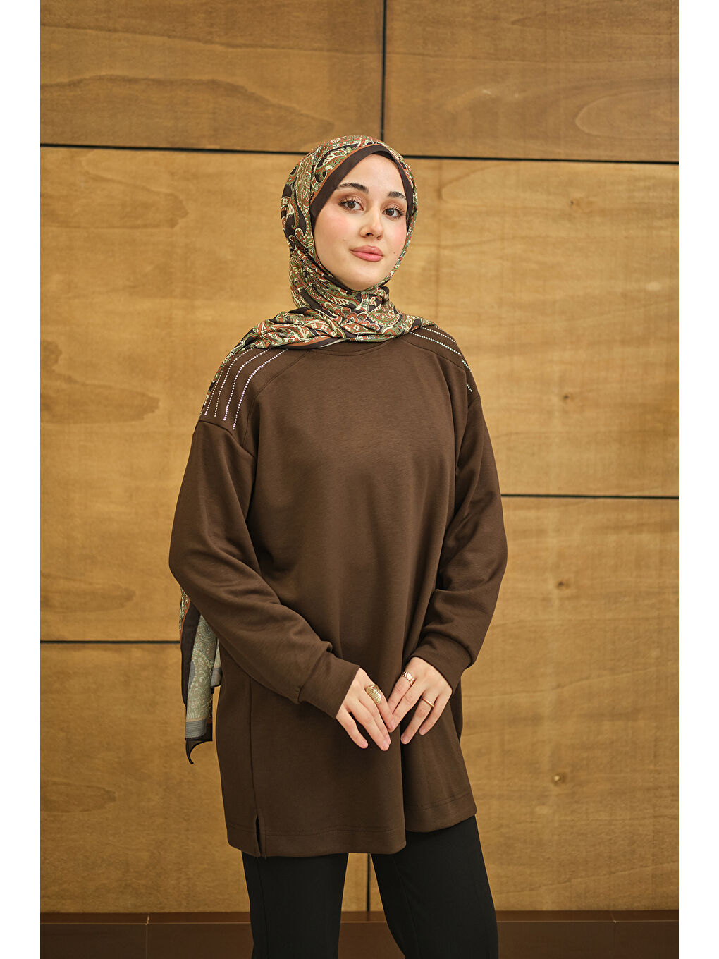 Kadın Bisiklet Yaka Omuz Taş Detay Regular Viskon Tunik Kahverengi