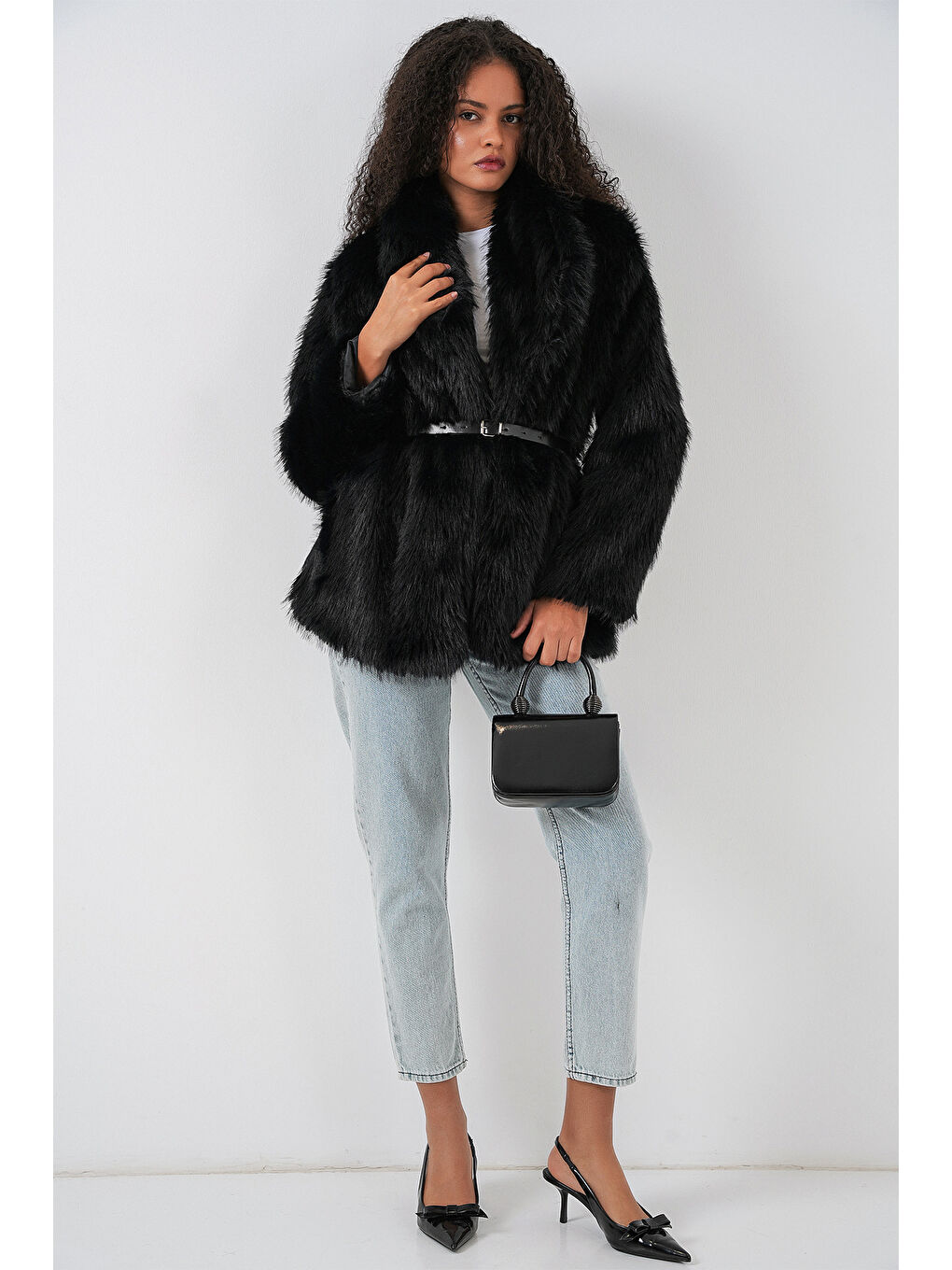 Kadın Kemerli Oversize Kürklü Kaban - Siyah-1