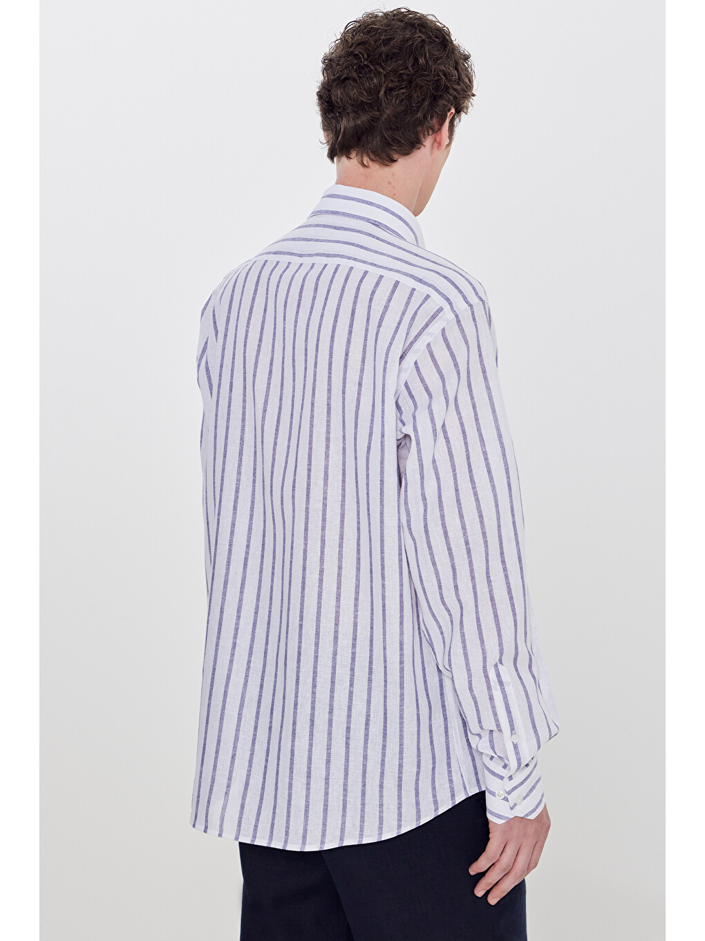 Erkek Beyaz-Lacivert Pamuklu Keten Slim Fit Dar Kesim Düğmeli Yaka Çizgili Gömlek-6