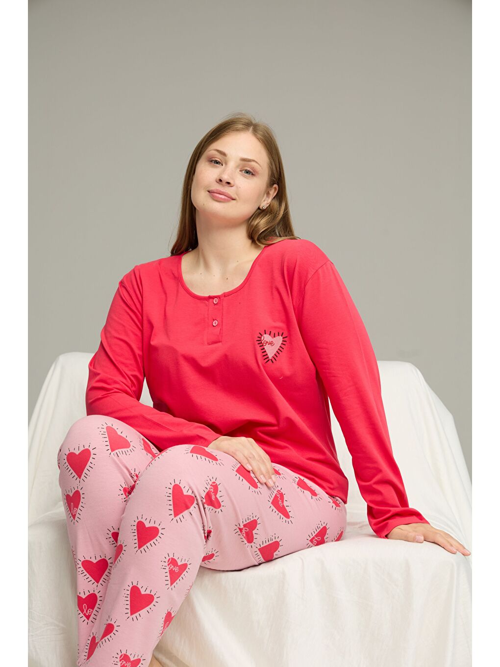 Kırmızı Narçiçeği Desenli Curve Büyük Beden Battal Boy Pamuklu Pijama Takım25240795