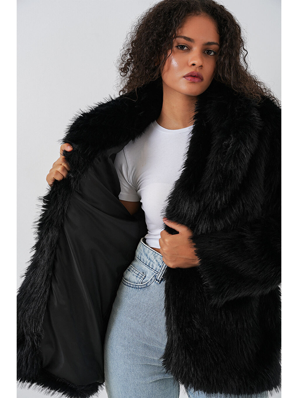 Kadın Kemerli Oversize Kürklü Kaban - Siyah-3