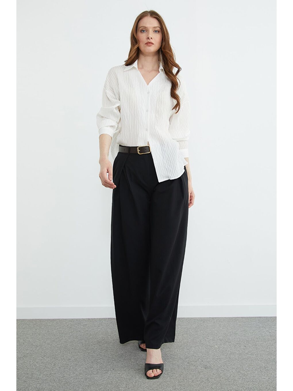 Beyaz Çizgili Jakarlı Salaş Gömlek-2