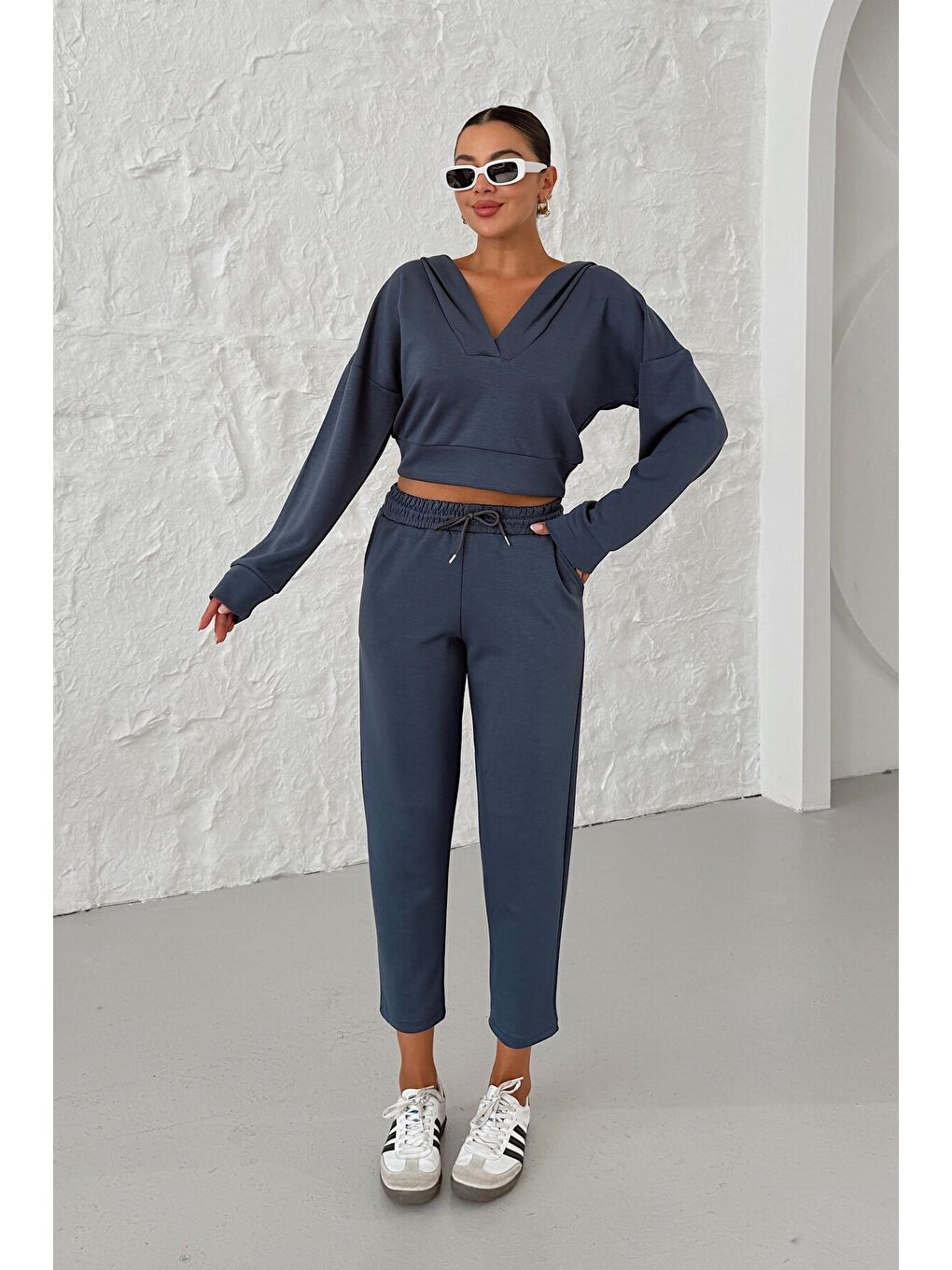 Gri Kadın Füme V Yaka Kapüşonlu Crop Eşofman Modal Kumaş Alt-Üst Takım
