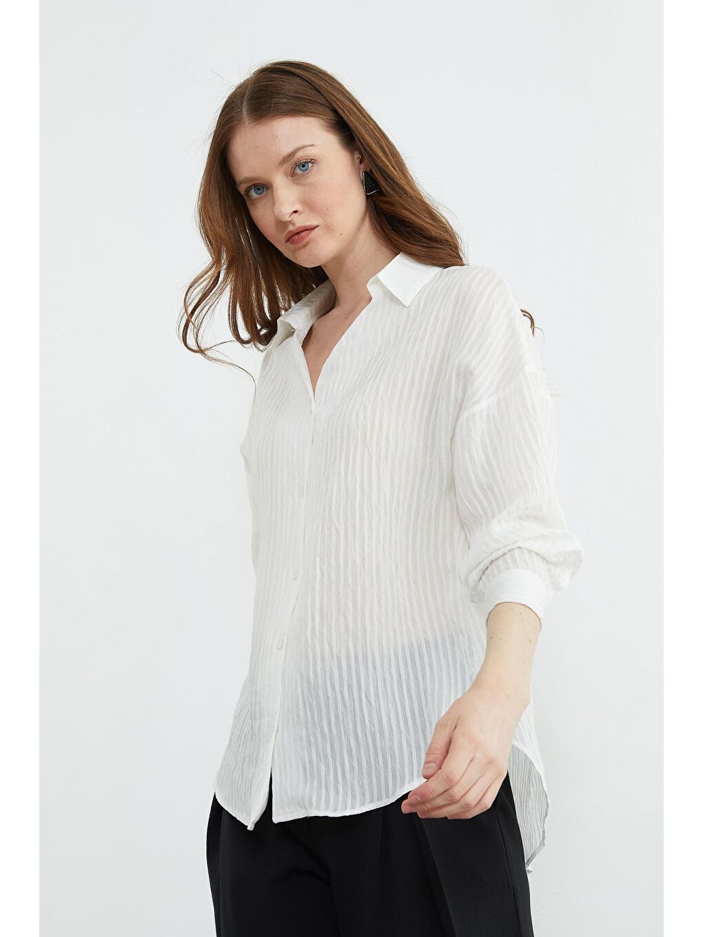 Beyaz Çizgili Jakarlı Salaş Gömlek-4