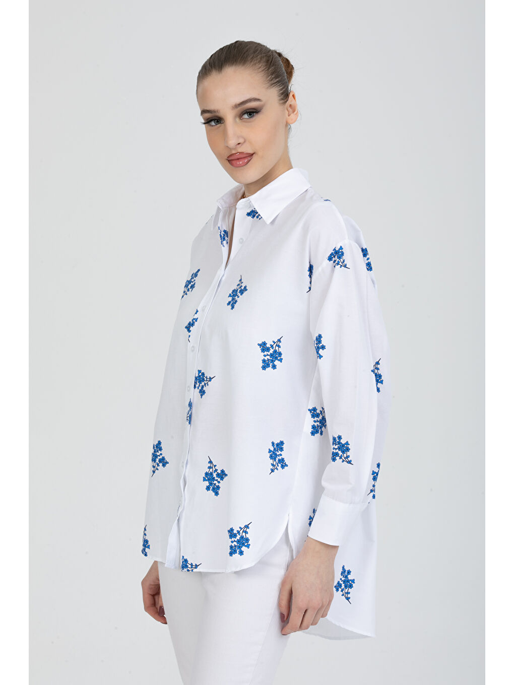 Mavi Çiçek Baskılı Oversize Gömlek-1