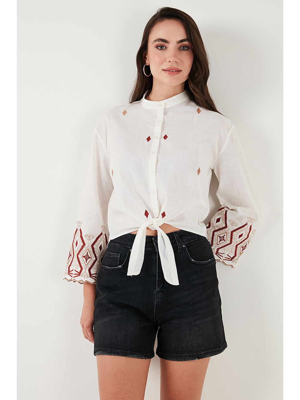 Lila Pamuklu Nakışlı Belden Bağlamalı Hakim Yaka Kadın Gömlek 6110097-3