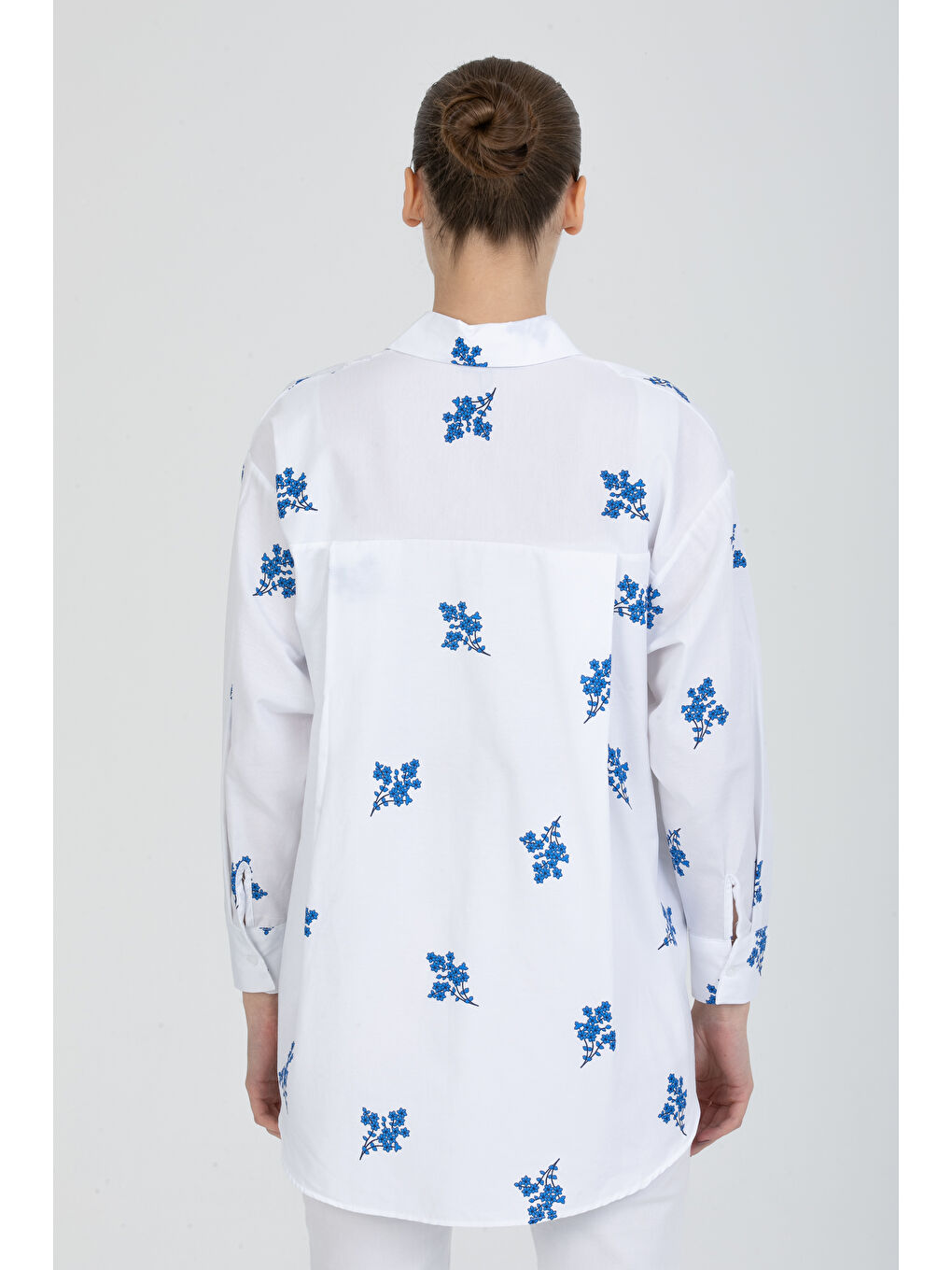 Mavi Çiçek Baskılı Oversize Gömlek-4