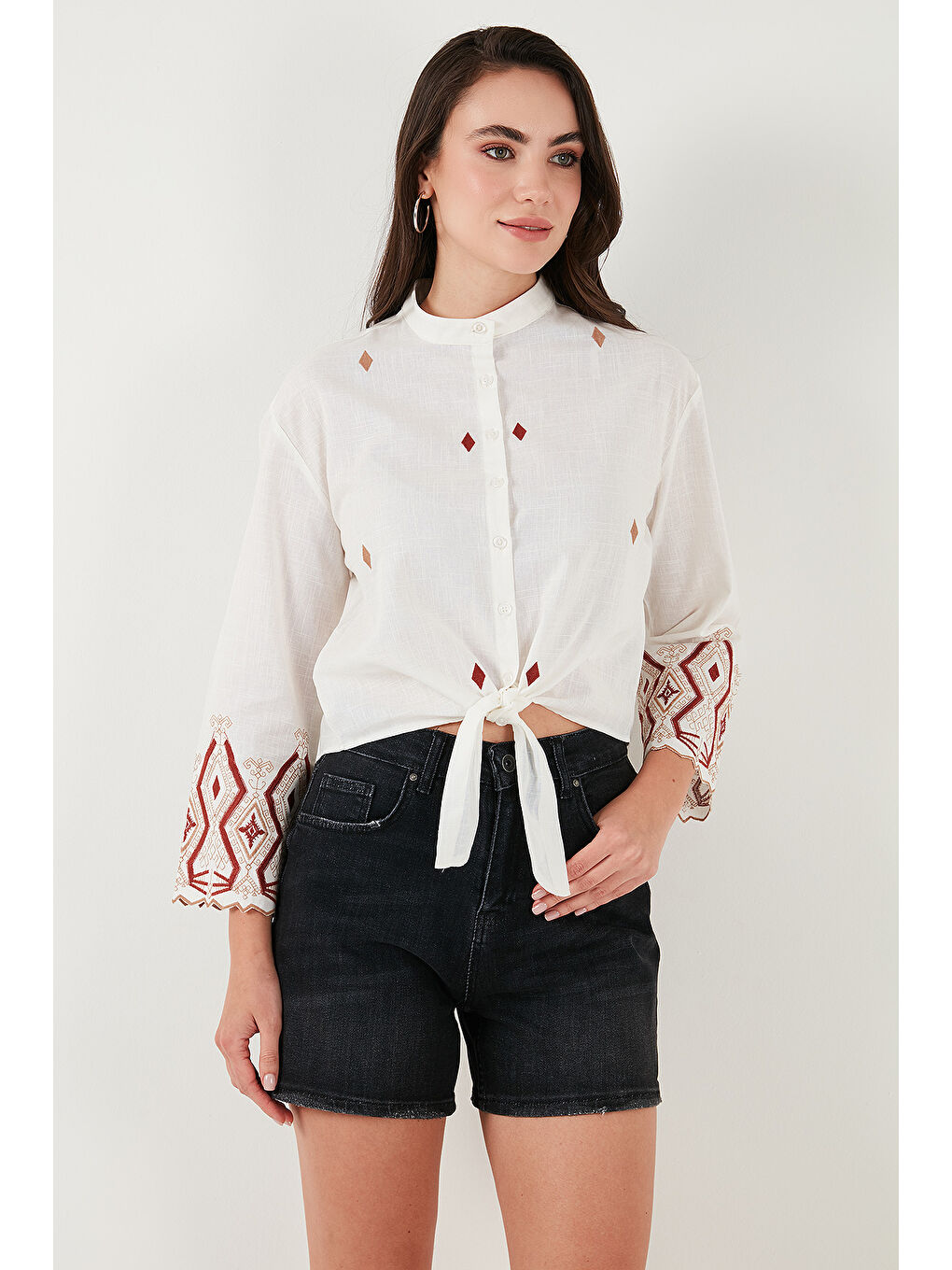 Lila Pamuklu Nakışlı Belden Bağlamalı Hakim Yaka Kadın Gömlek 6110097-4