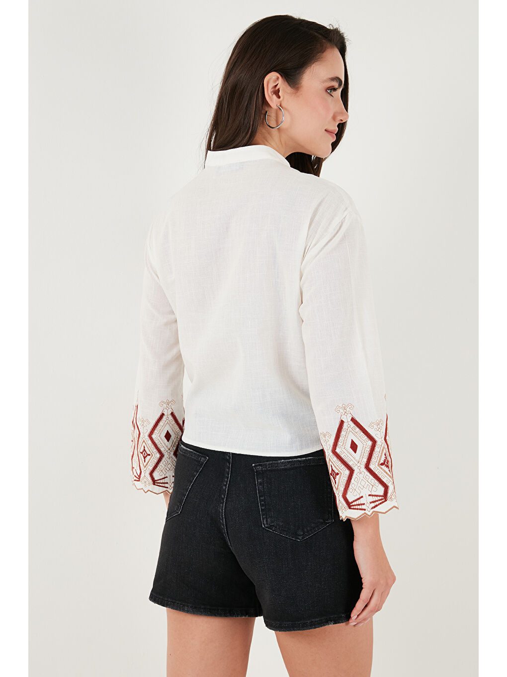 Lila Pamuklu Nakışlı Belden Bağlamalı Hakim Yaka Kadın Gömlek 6110097-6