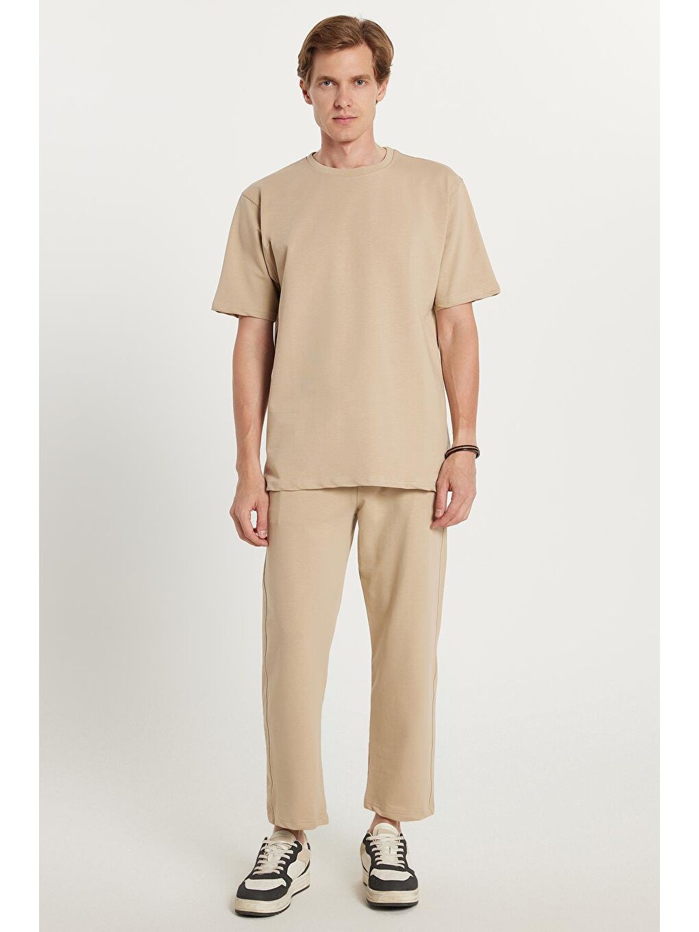 Erkek Standart Fit Normal Kesim Pamuklu Bisiklet Yaka Beli Bağcıklı Ekru Eşofman Takımı-3