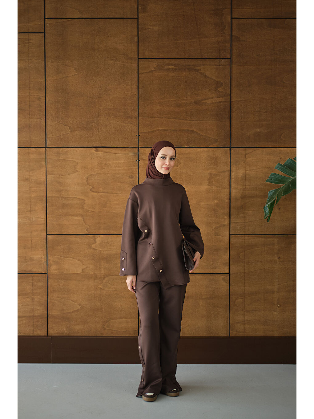 Kadın Dik Yaka Takım Kahverengi-1