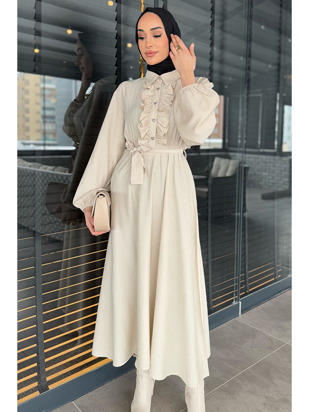 Bej Yaka Fırfır Ve Taş Detaylı Bel Kuşaklı Kadın Tesettür Elbise-3