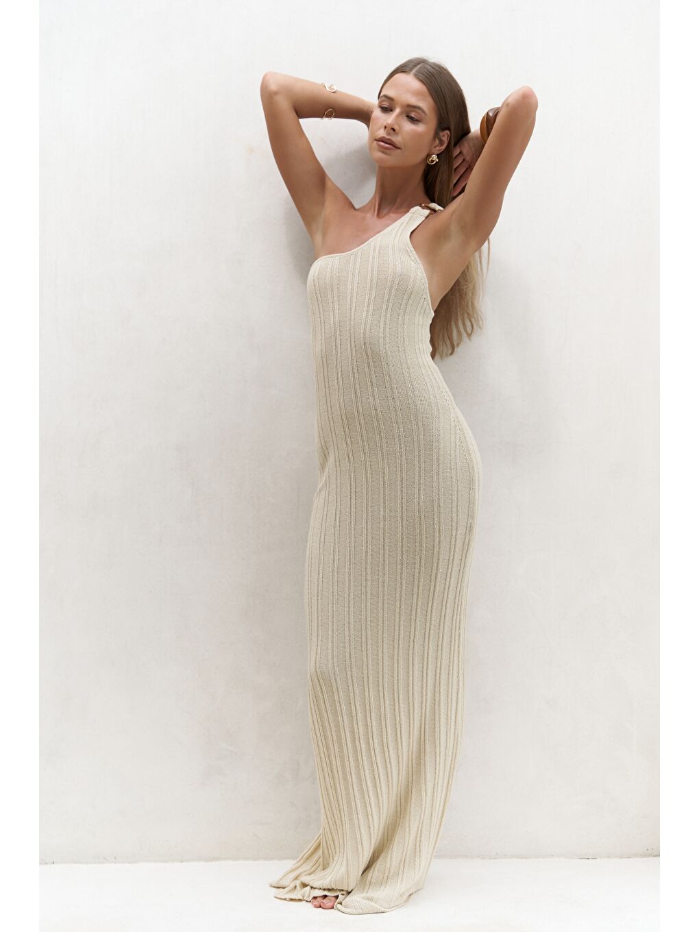 Endah Halka Detaylı Asimetrik Bej Uzun Triko Elbise-2