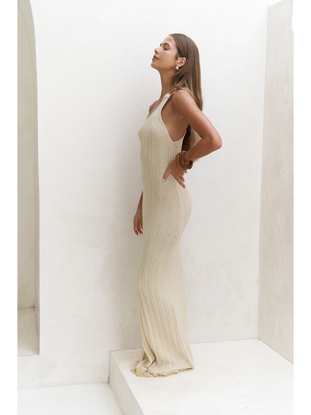 Endah Halka Detaylı Asimetrik Bej Uzun Triko Elbise-3