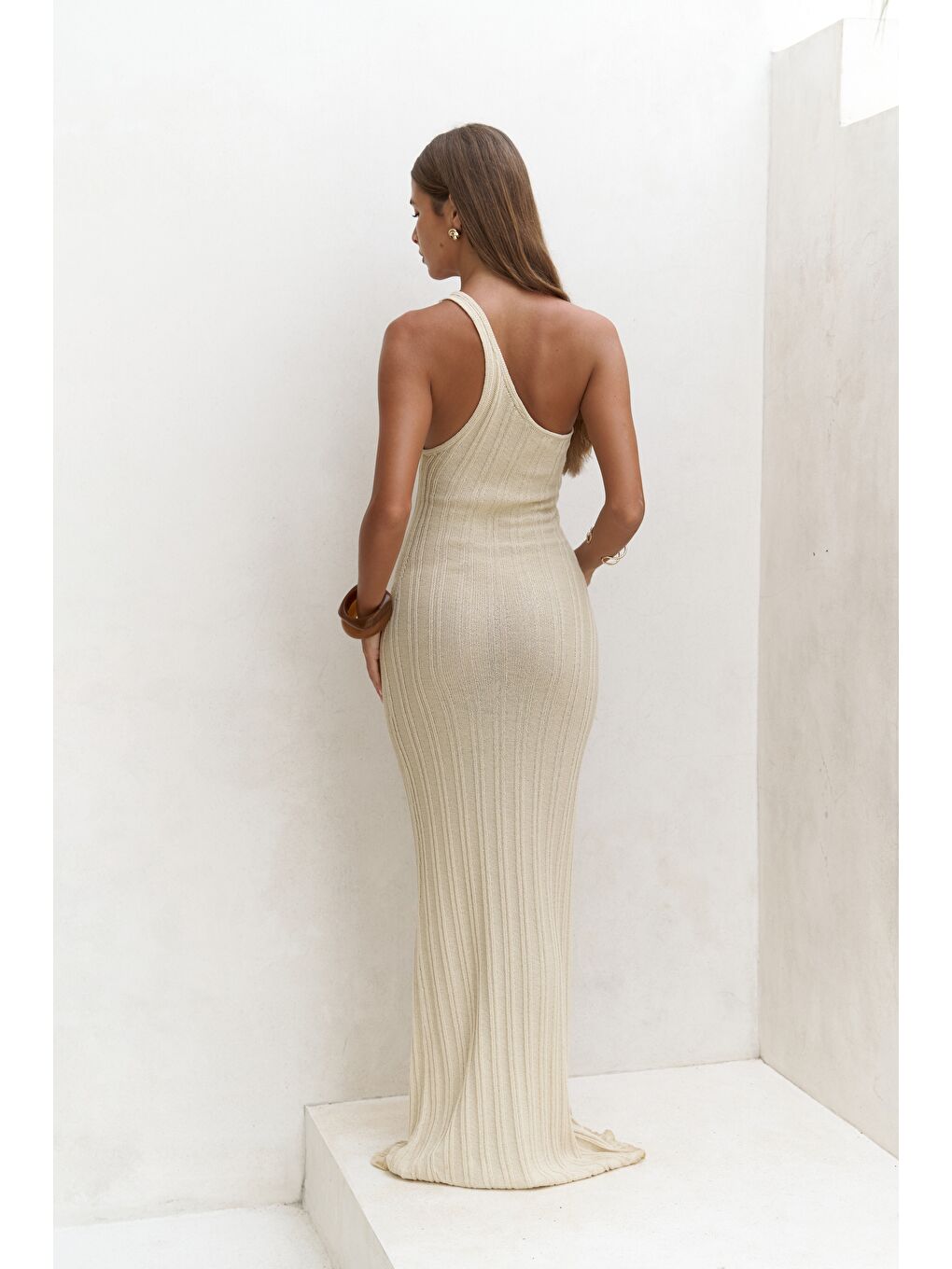 Endah Halka Detaylı Asimetrik Bej Uzun Triko Elbise-4
