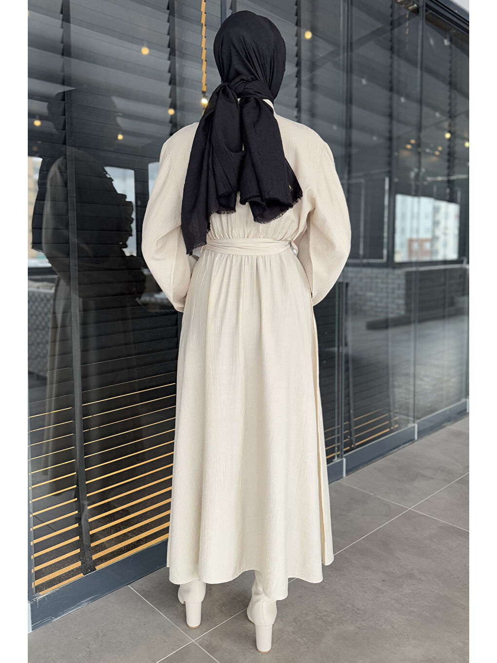 Bej Yaka Fırfır Ve Taş Detaylı Bel Kuşaklı Kadın Tesettür Elbise-7