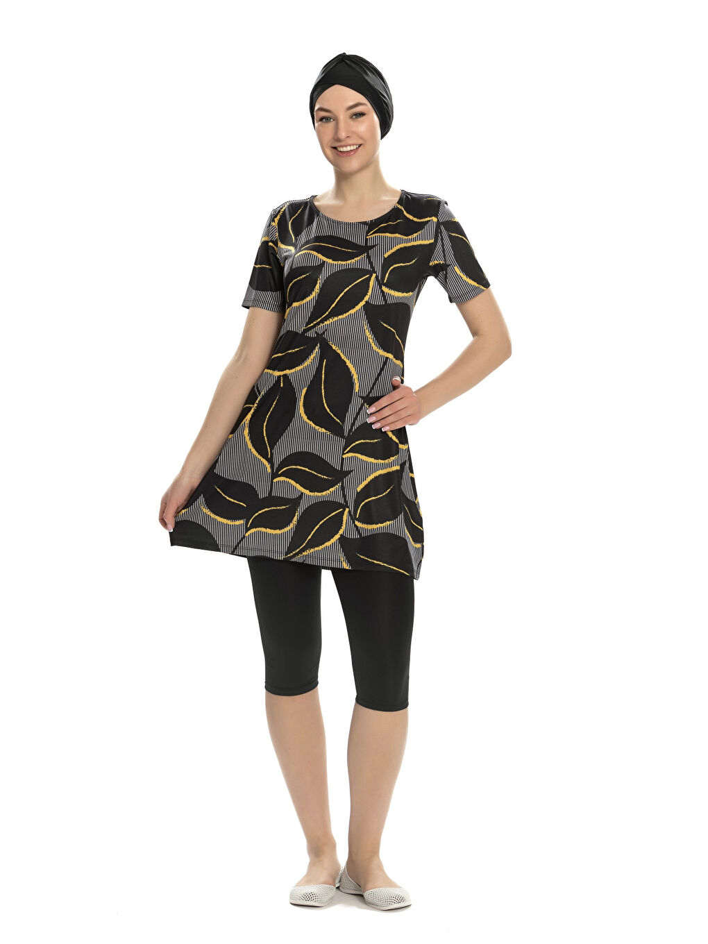 Kadın Siyah Yaprak Desen Kısa Kol Yarı Kapalı Taytlı Mayo HZL25S-AR202/506