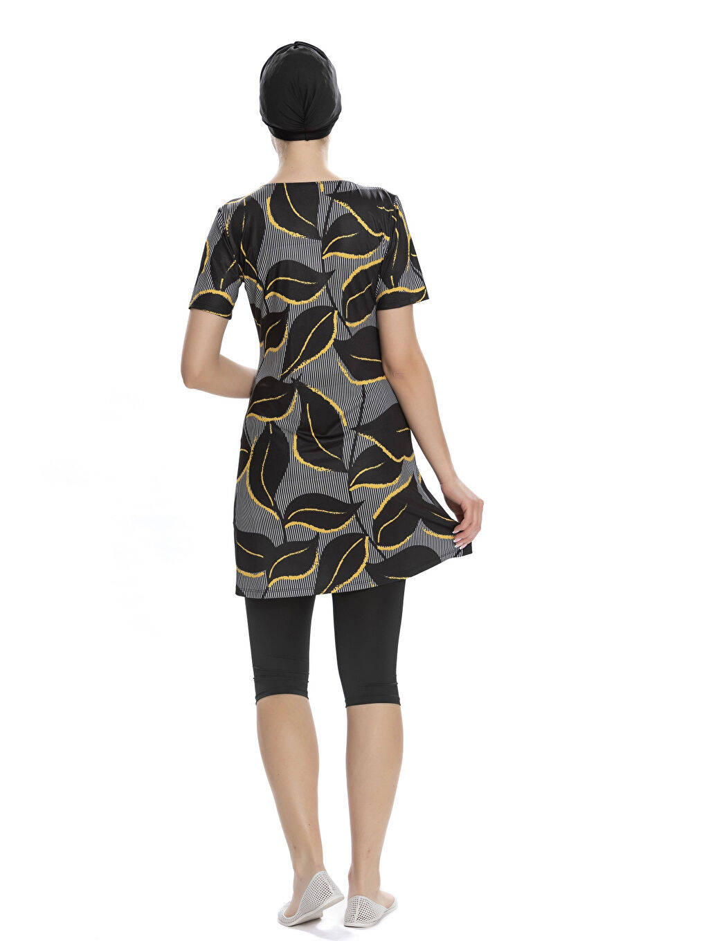 Kadın Siyah Yaprak Desen Kısa Kol Yarı Kapalı Taytlı Mayo HZL25S-AR202/506-1