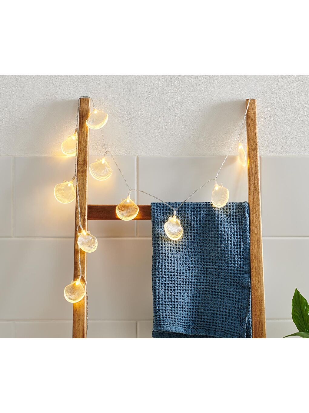 Renksiz LED Süsleme Işıkları, Kabuk