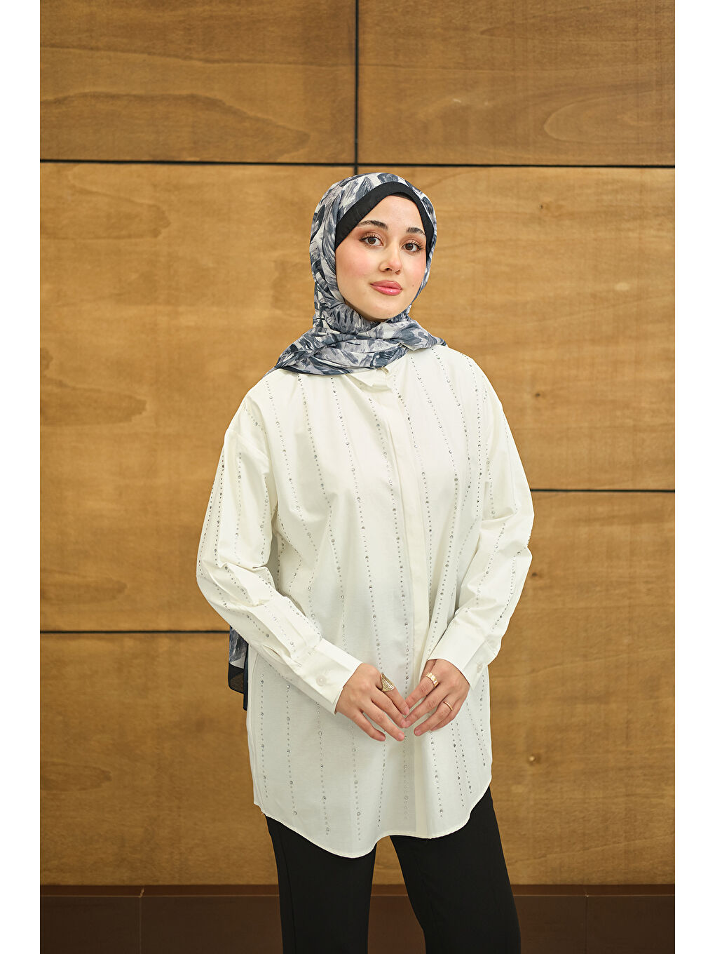 Kadın Gizli Düğmeli Ön taş Detay Regular Poplin Gömlek Beyaz-2