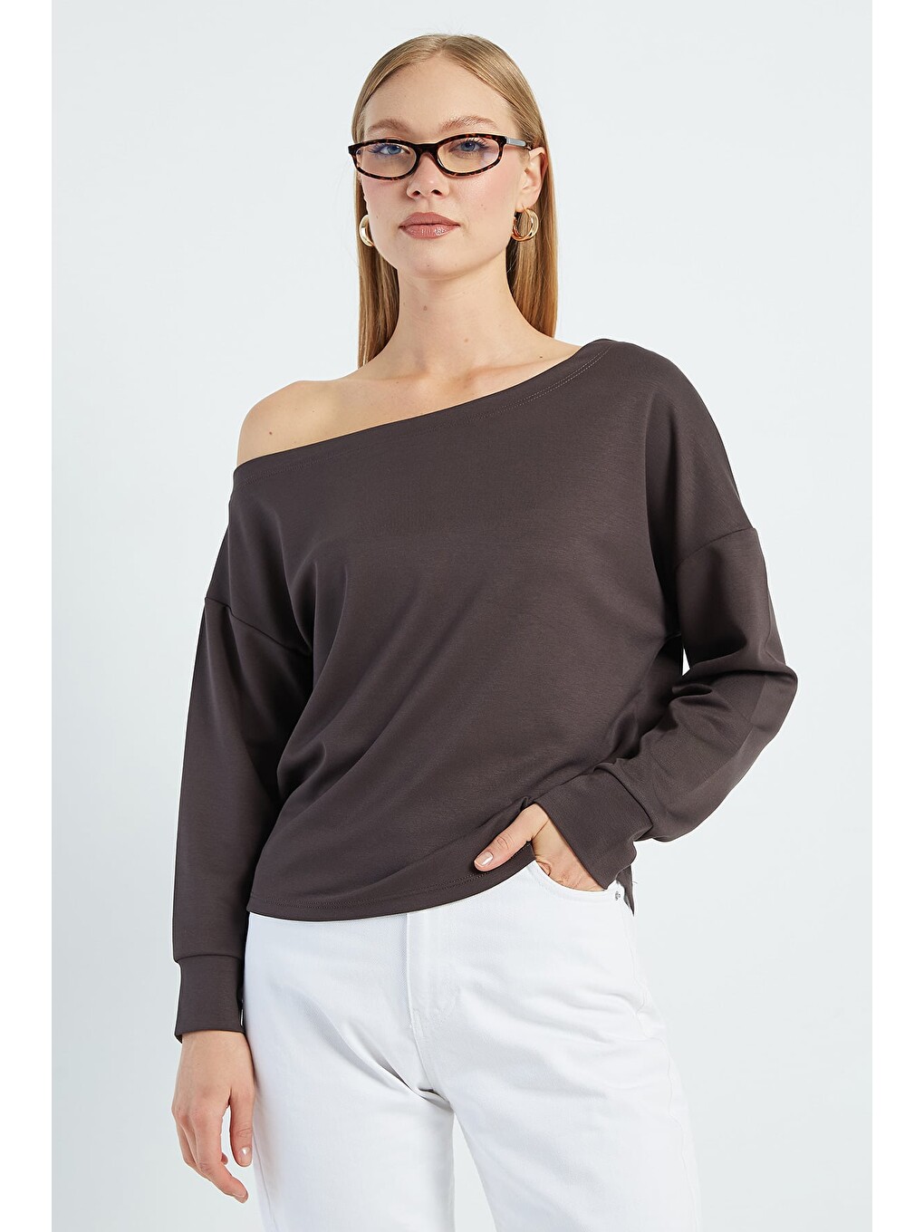 Kahverengi Basic Kayık Yaka Modal Sweatshirt-1