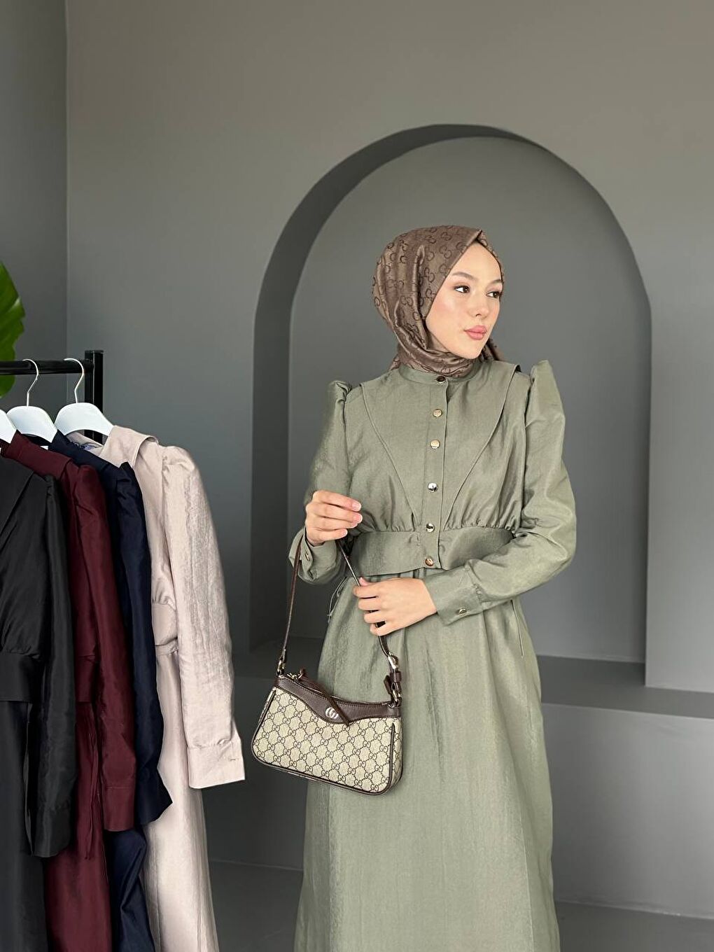 Yeşil Kadın Büzgülü Balon Kol Düğmeli Uzun Elbise-1