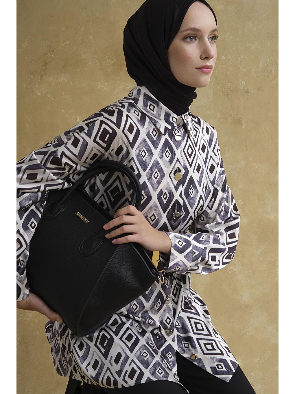 Retro Desenli Saten Tunik Beyaz-1