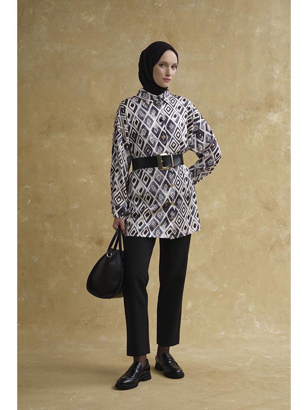 Retro Desenli Saten Tunik Beyaz-2