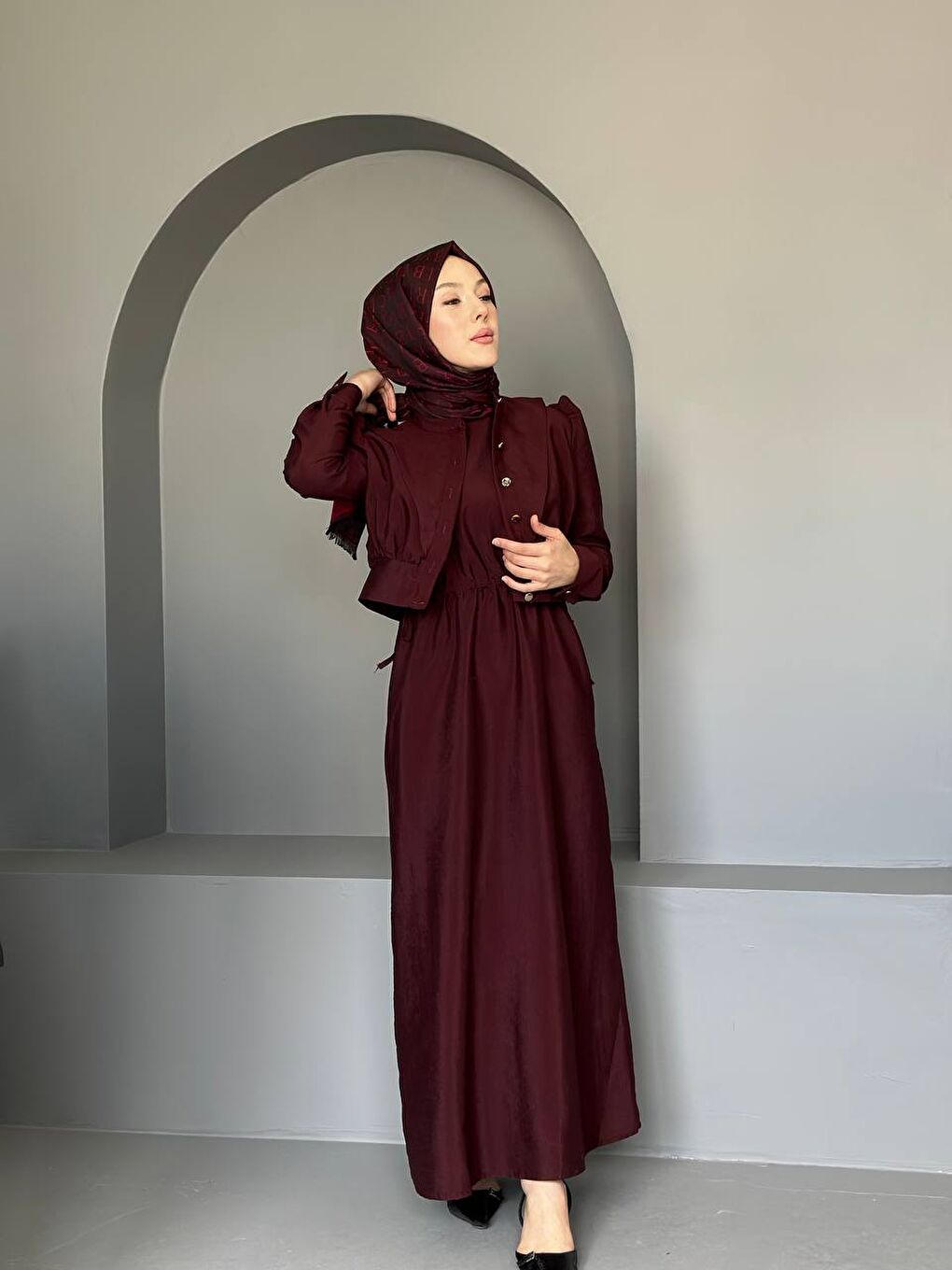 Bordo Kadın Büzgülü Balon Kol Düğmeli Uzun Elbise