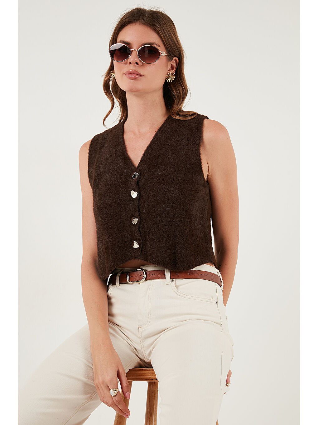 Kahverengi Regular Fit V Yaka Yumuşak Dokulu Düğmeli Yelek 4615241