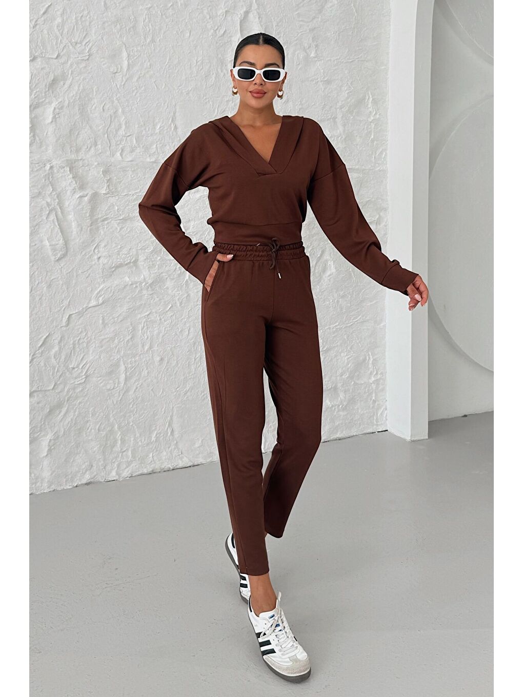 Kadın Kahverengi V Yaka Kapüşonlu Crop Eşofman Modal Kumaş Alt-Üst Takım