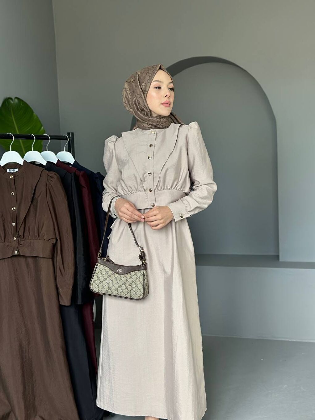 Bej Kadın Büzgülü Balon Kol Düğmeli Uzun Elbise-1