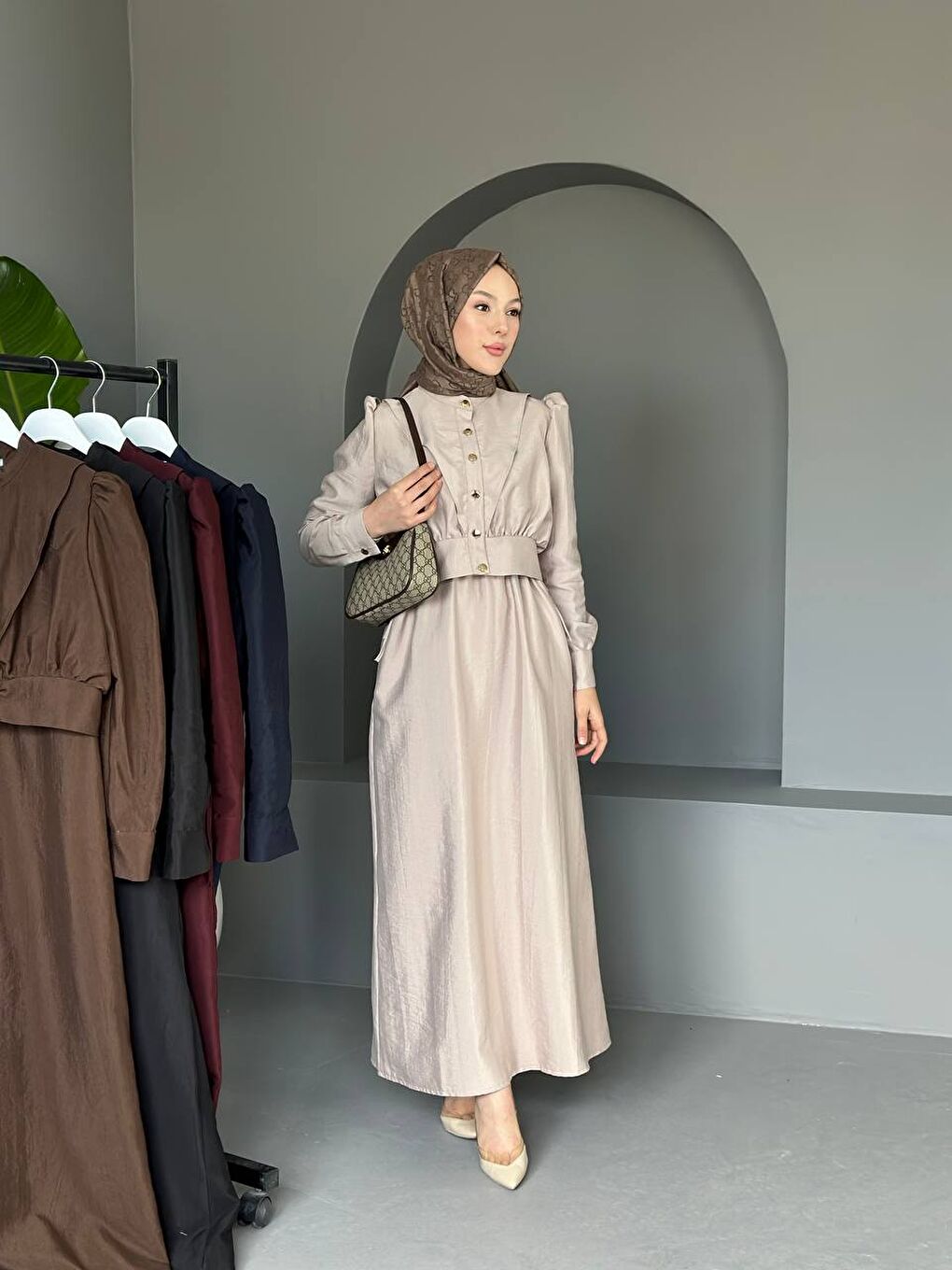 Bej Kadın Büzgülü Balon Kol Düğmeli Uzun Elbise-2