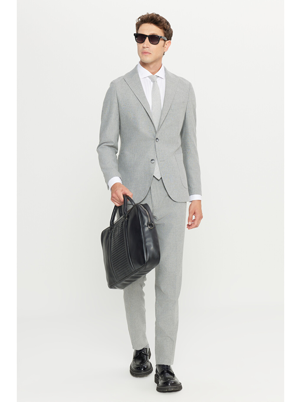 Erkek Gri Yünlü Slim Fit Dar Kesim Kırlangıç Yaka Esnek Bel Takım Elbise-4