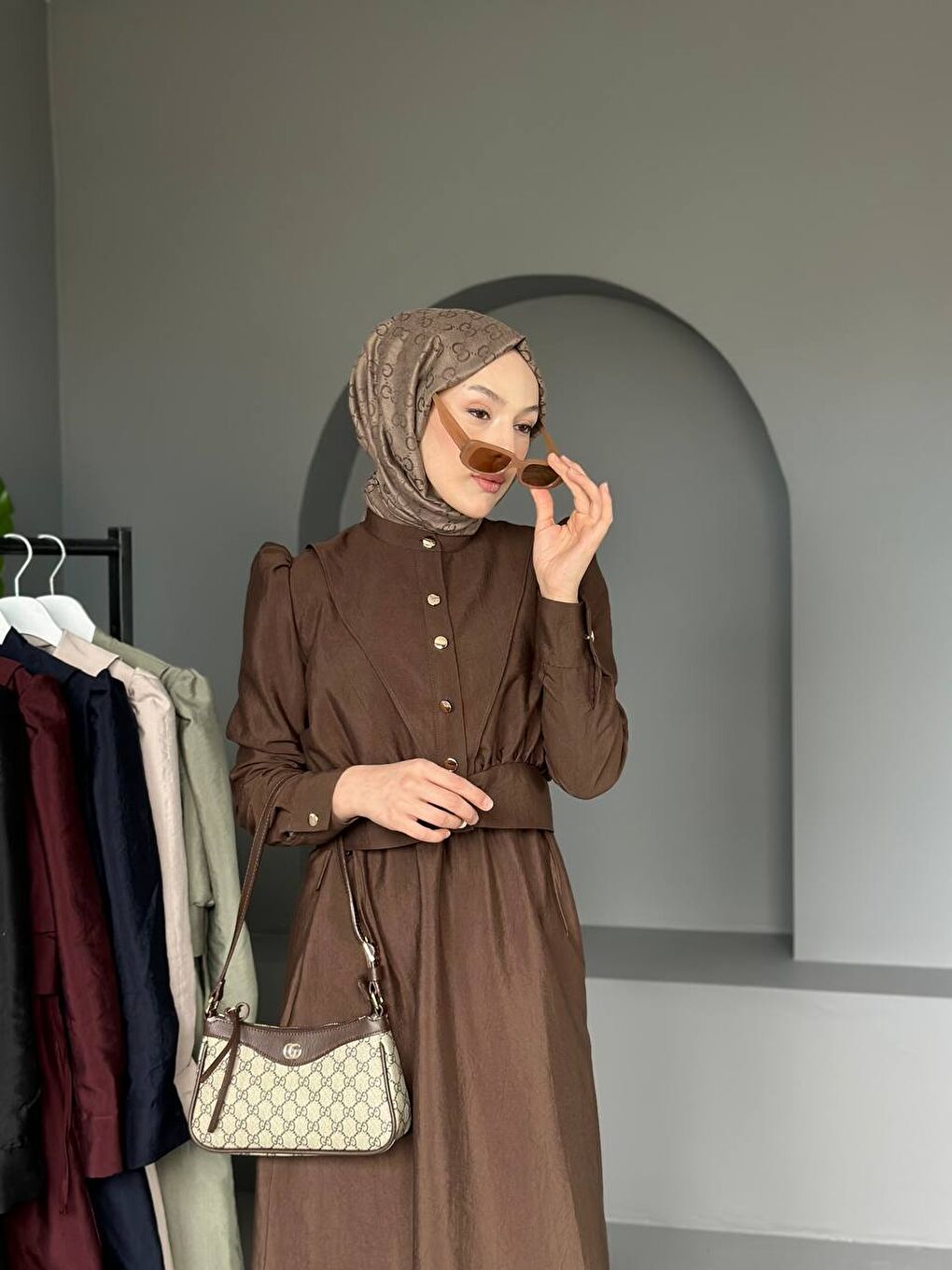 Kahverengi Kadın Büzgülü Balon Kol Düğmeli Uzun Elbise-1