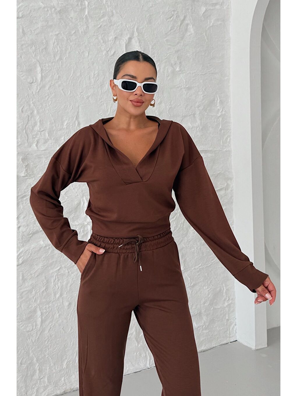 Kadın Kahverengi V Yaka Kapüşonlu Crop Eşofman Modal Kumaş Alt-Üst Takım-3