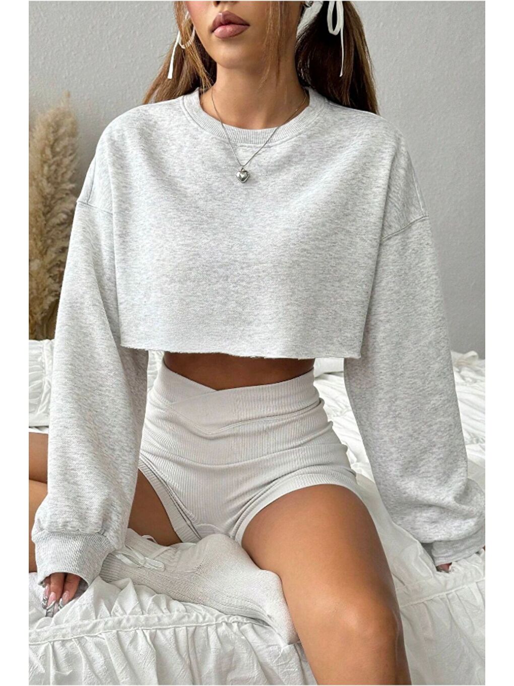 Kadın Gri Oversize Crop Bisiklet Yaka Şardonlu Sweatshirt-1