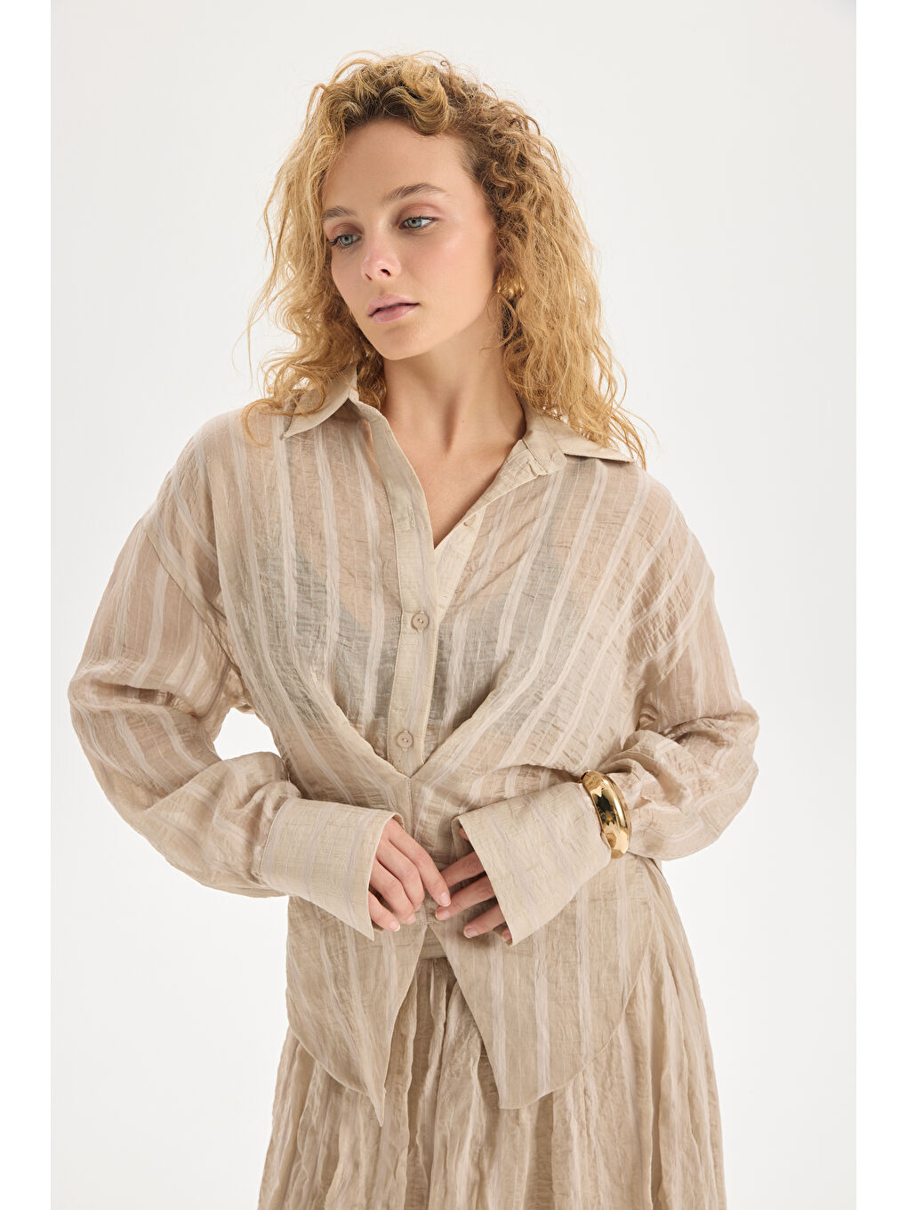 Vesper Üçgen Kesim Bağlamalı Bej Gömlek