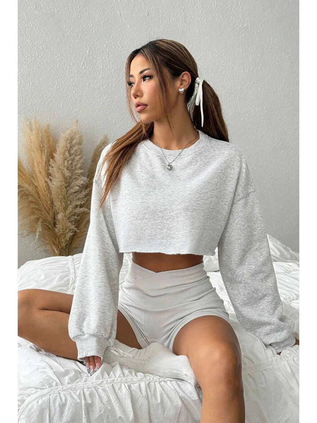 Kadın Gri Oversize Crop Bisiklet Yaka Şardonlu Sweatshirt-2